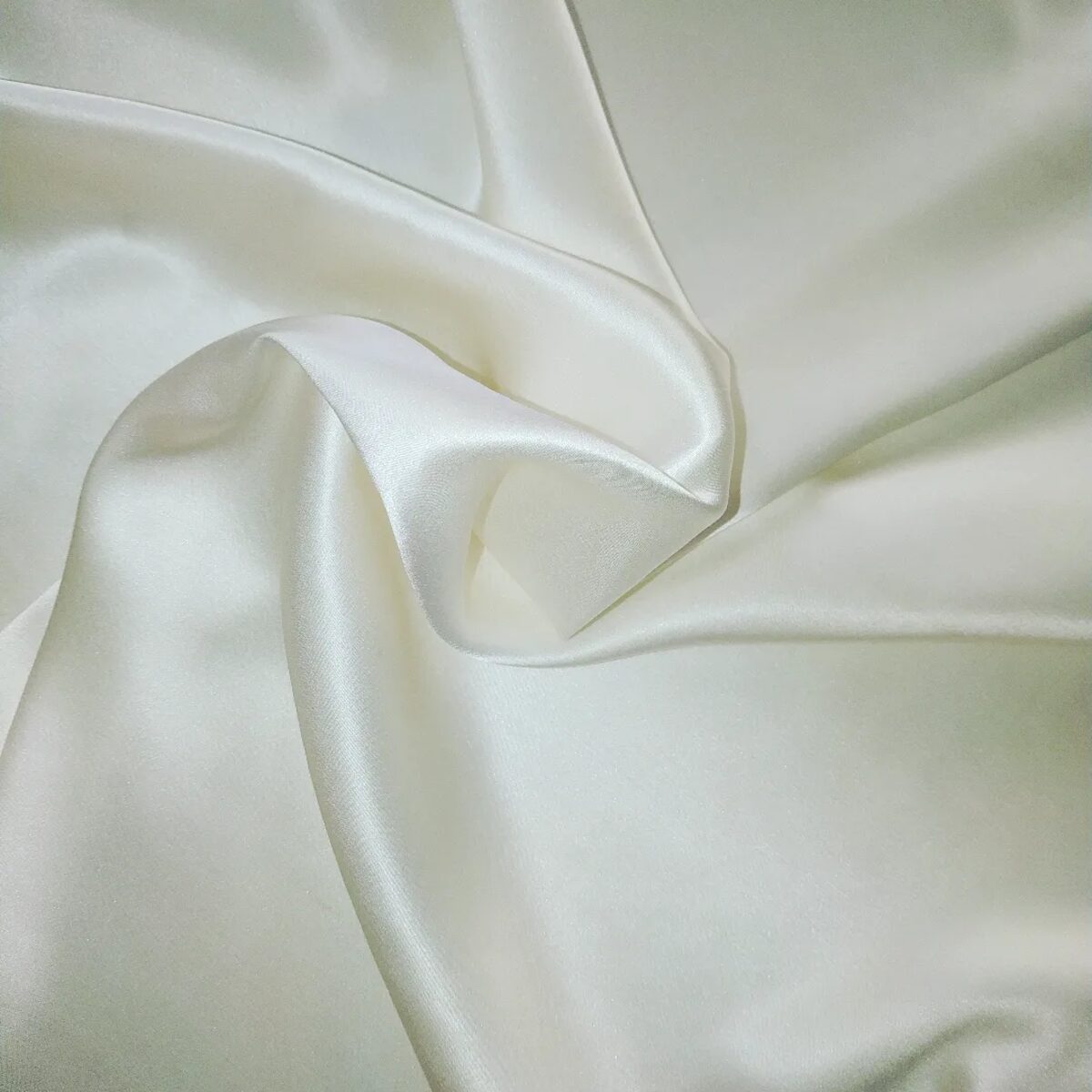 Cetim de seda off-white